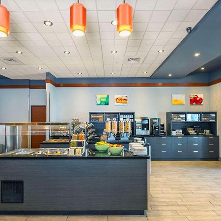 לוויס Quality Inn & Suites מראה חיצוני תמונה