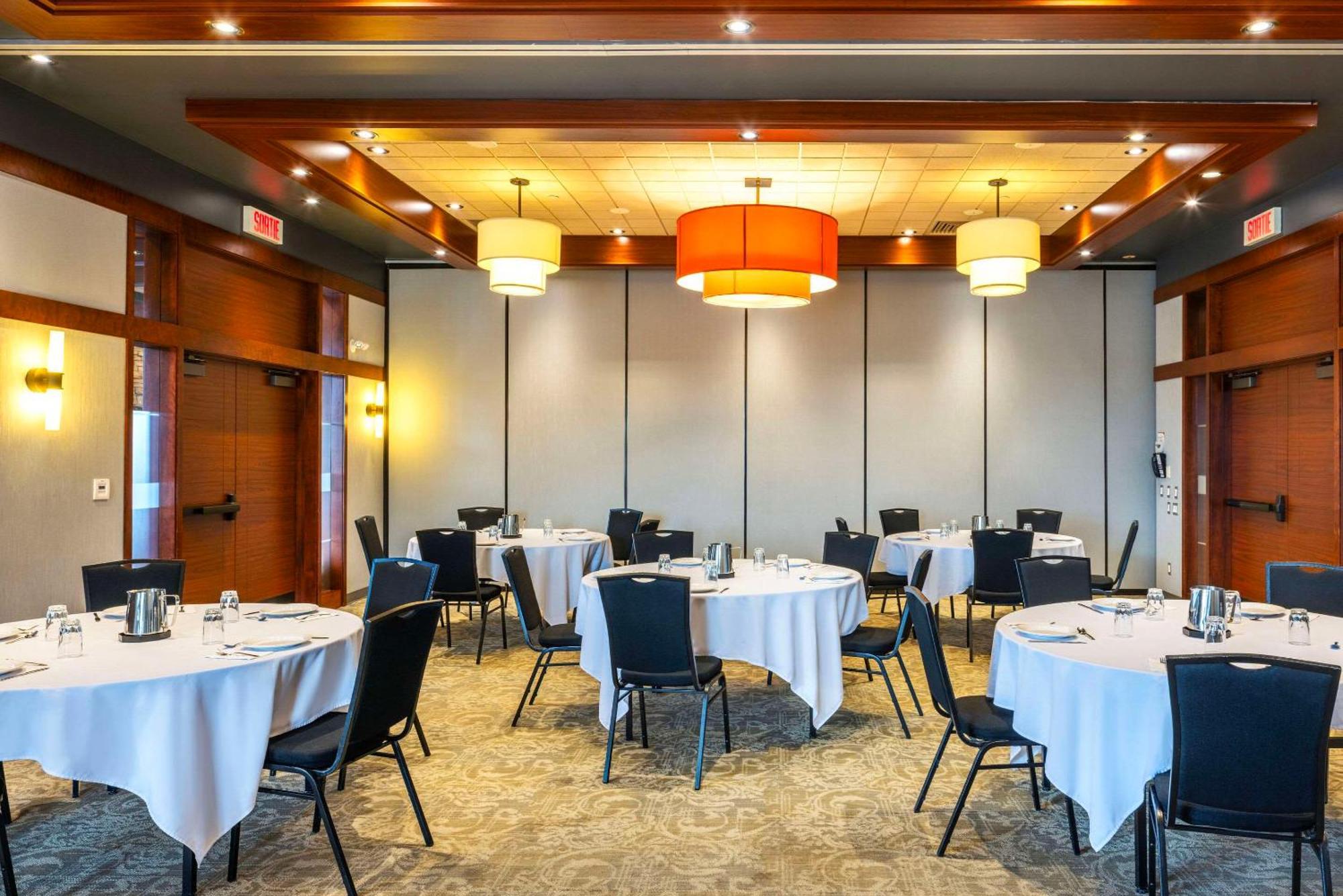 לוויס Quality Inn & Suites מראה חיצוני תמונה