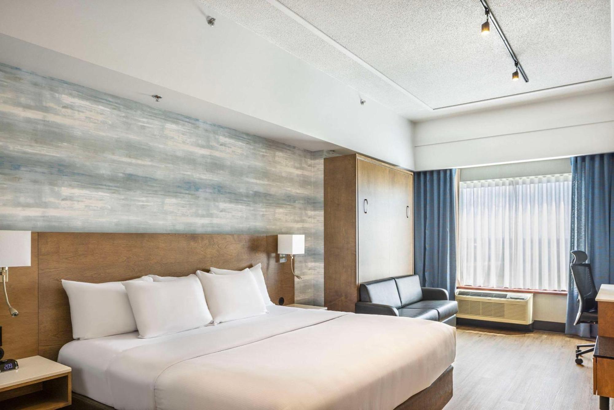 לוויס Quality Inn & Suites מראה חיצוני תמונה