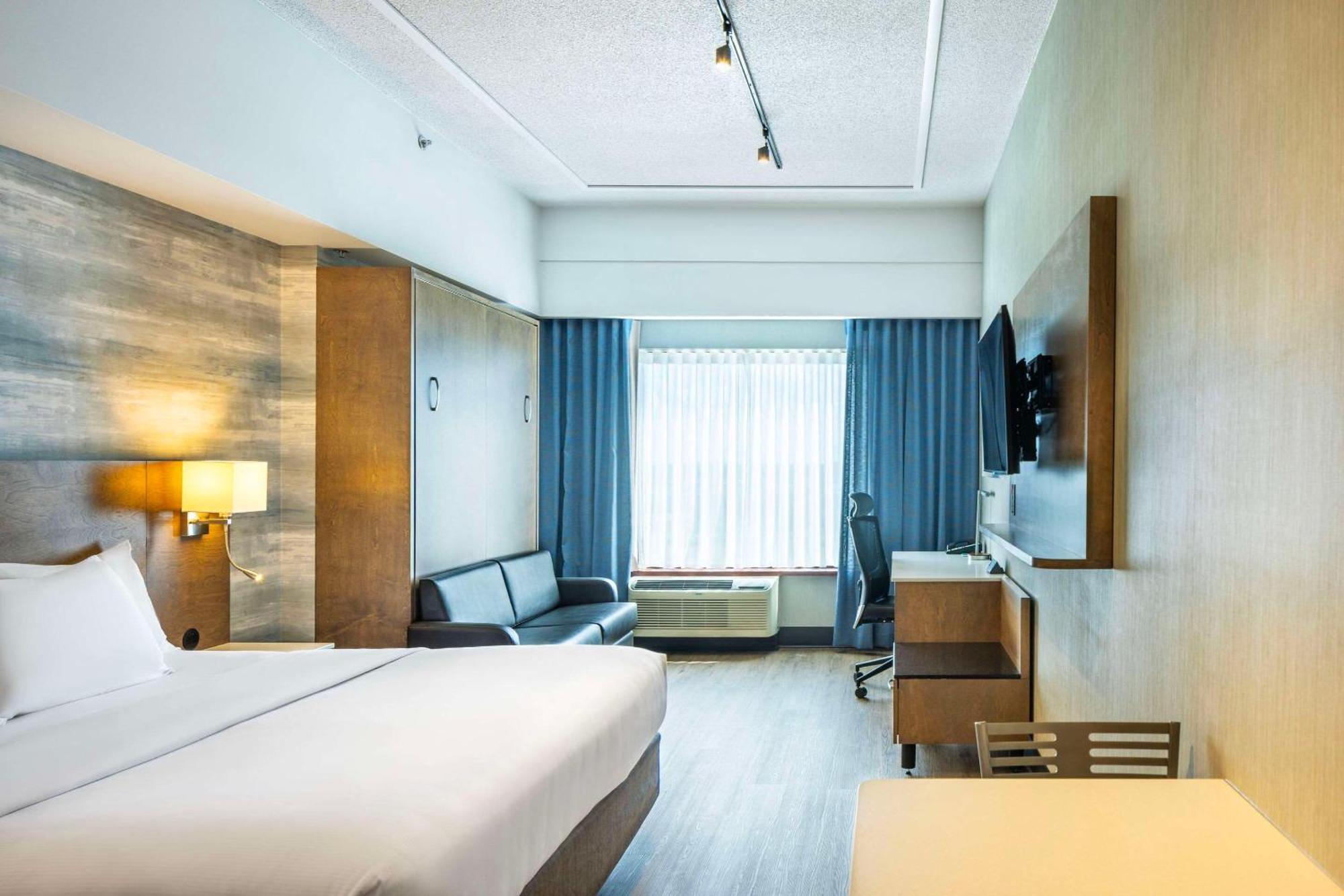 לוויס Quality Inn & Suites מראה חיצוני תמונה