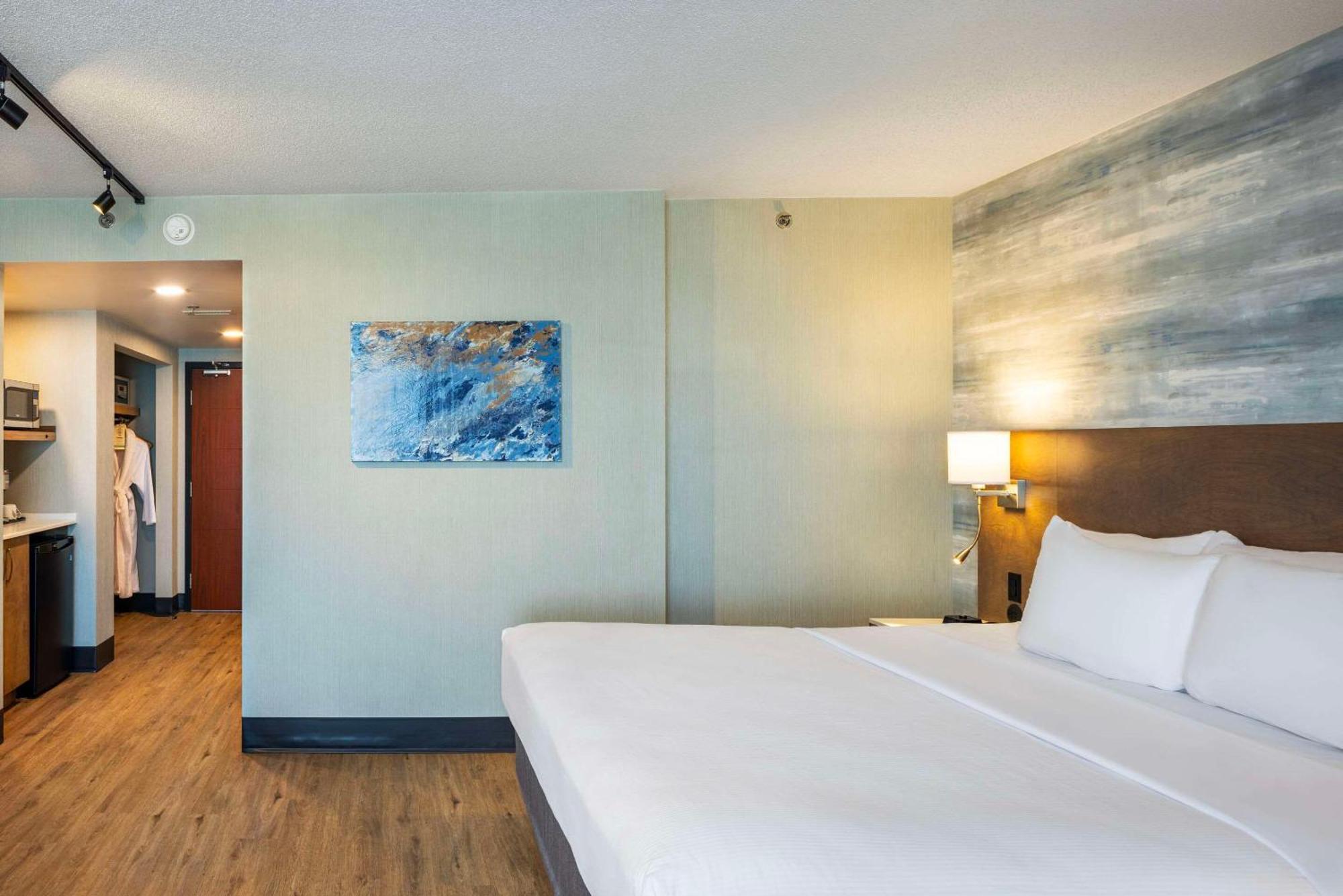 לוויס Quality Inn & Suites מראה חיצוני תמונה