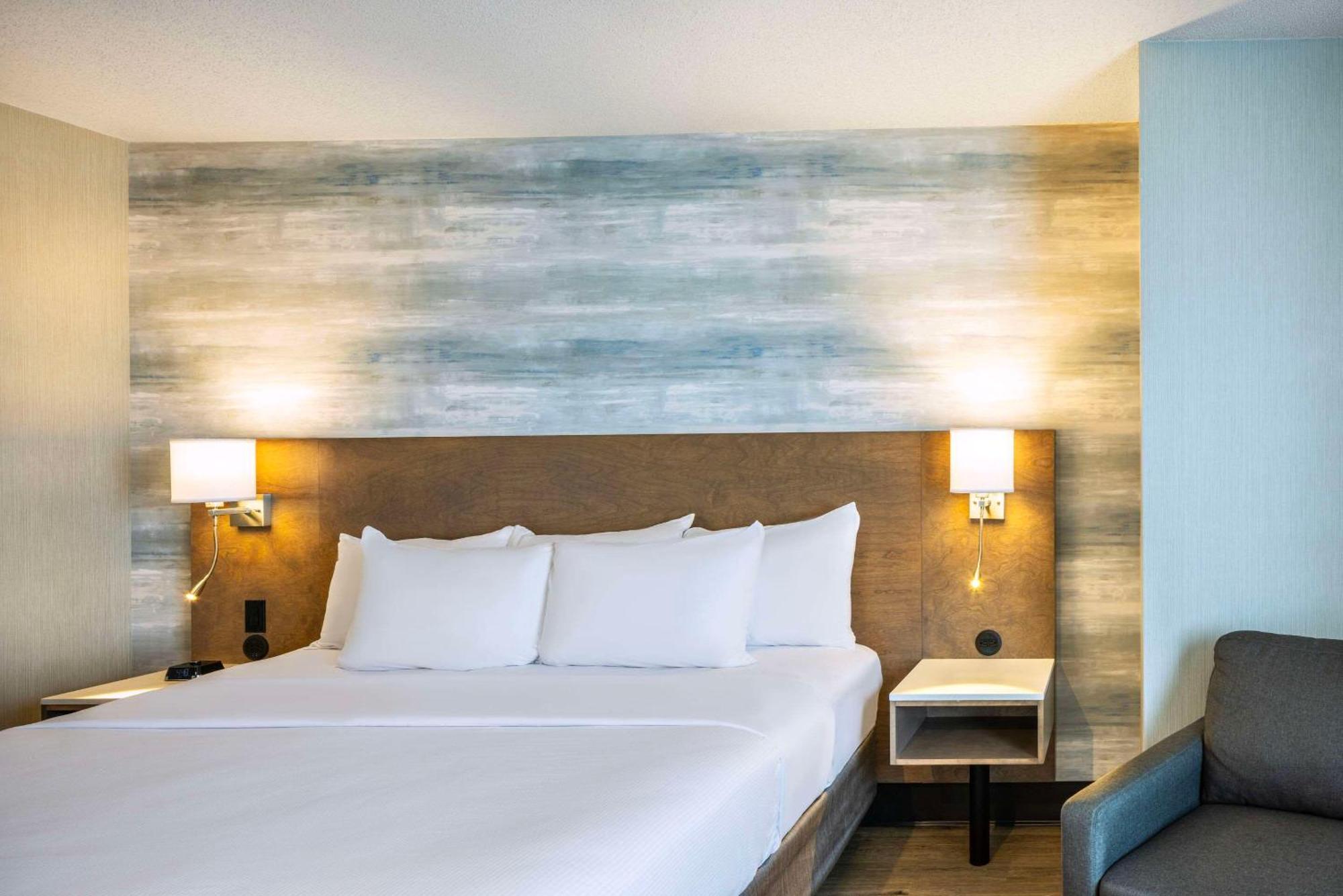 לוויס Quality Inn & Suites מראה חיצוני תמונה