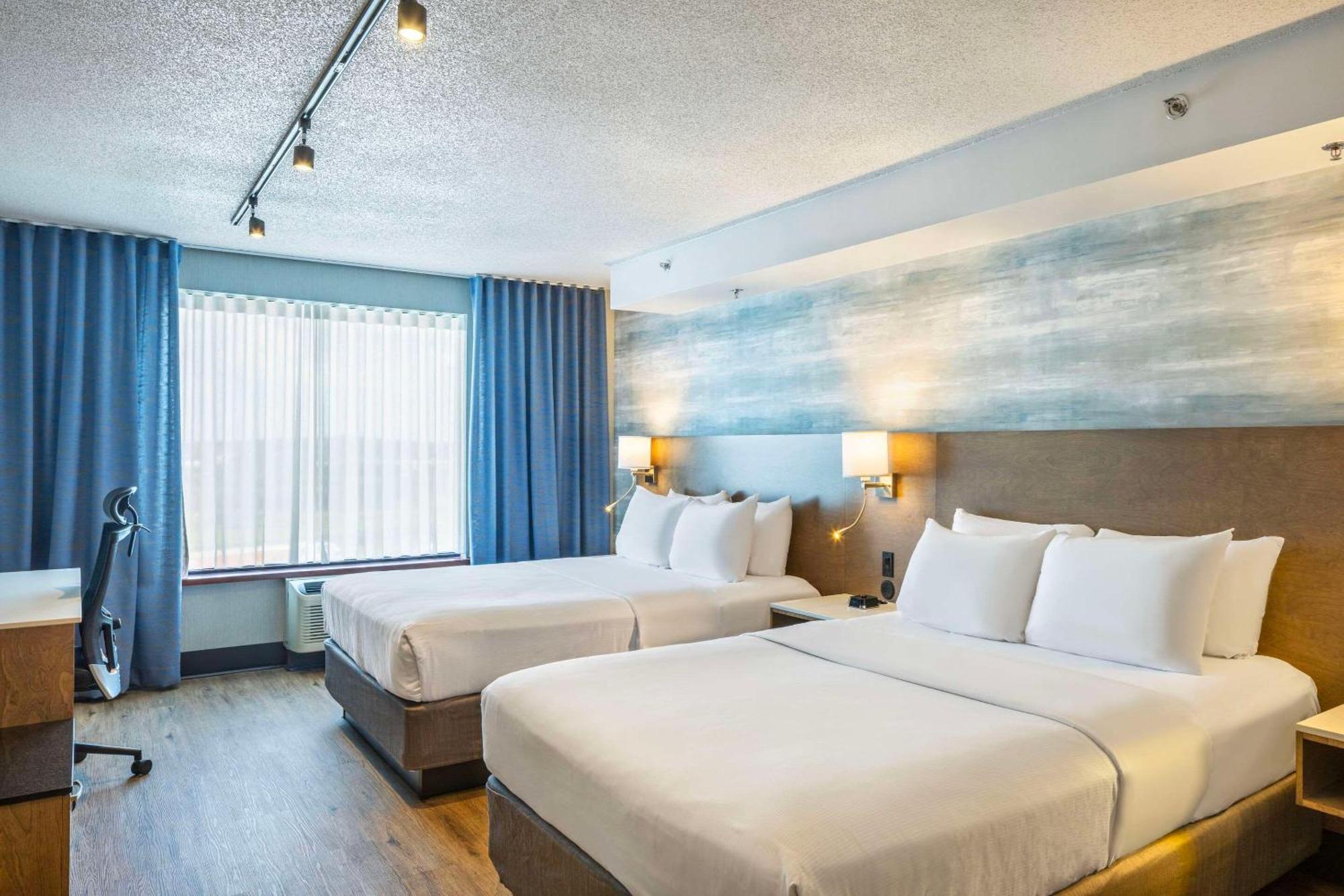 לוויס Quality Inn & Suites מראה חיצוני תמונה