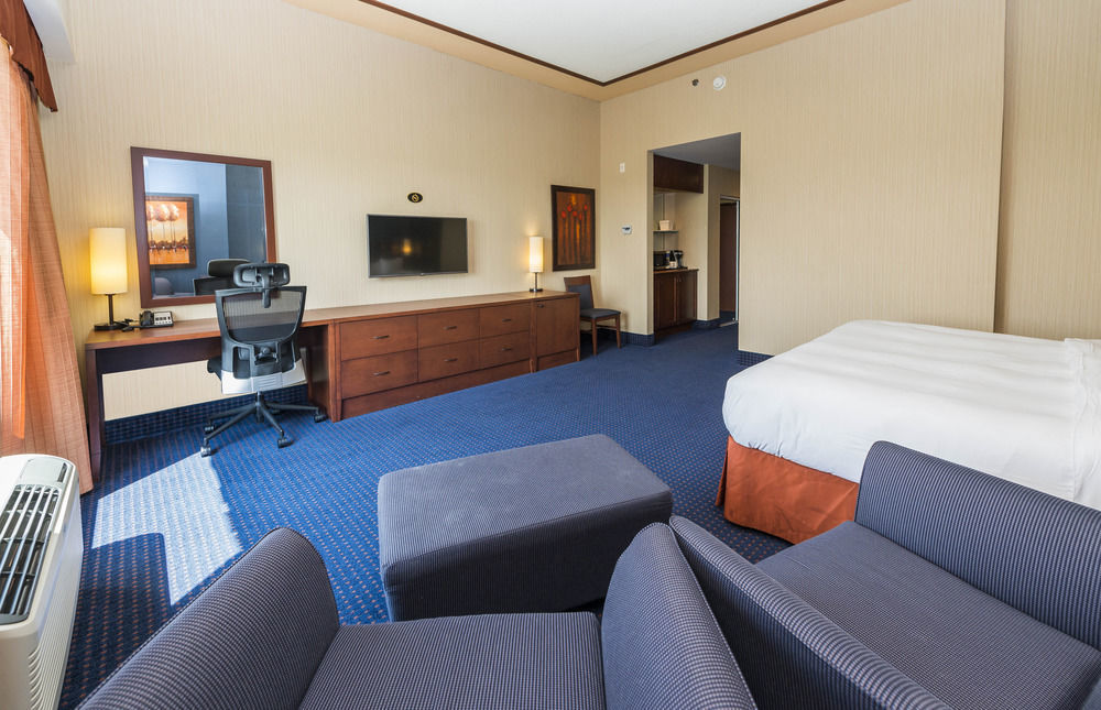 לוויס Quality Inn & Suites מראה חיצוני תמונה