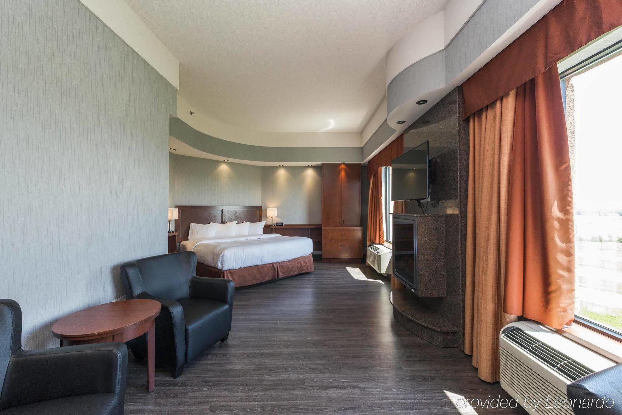 לוויס Quality Inn & Suites מראה חיצוני תמונה
